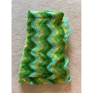 Vintage 70s Handmade Crochet Afghan Blanket Green Wave Pattern Scalloped Edge